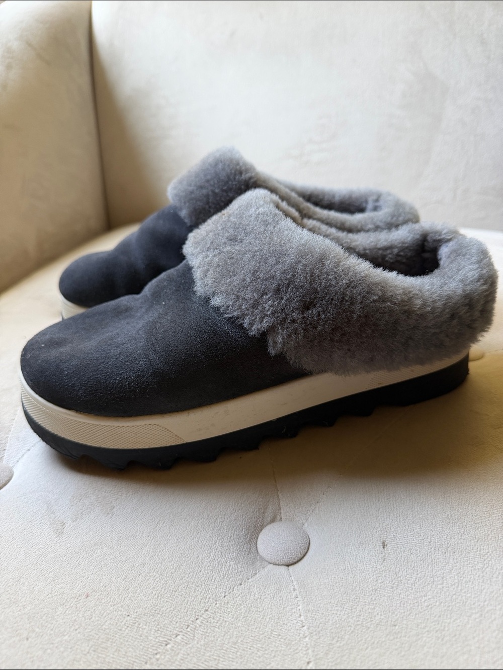 Cougar Pronya Gray Shearling-Trim Slip-On indoor outdoor Clogs